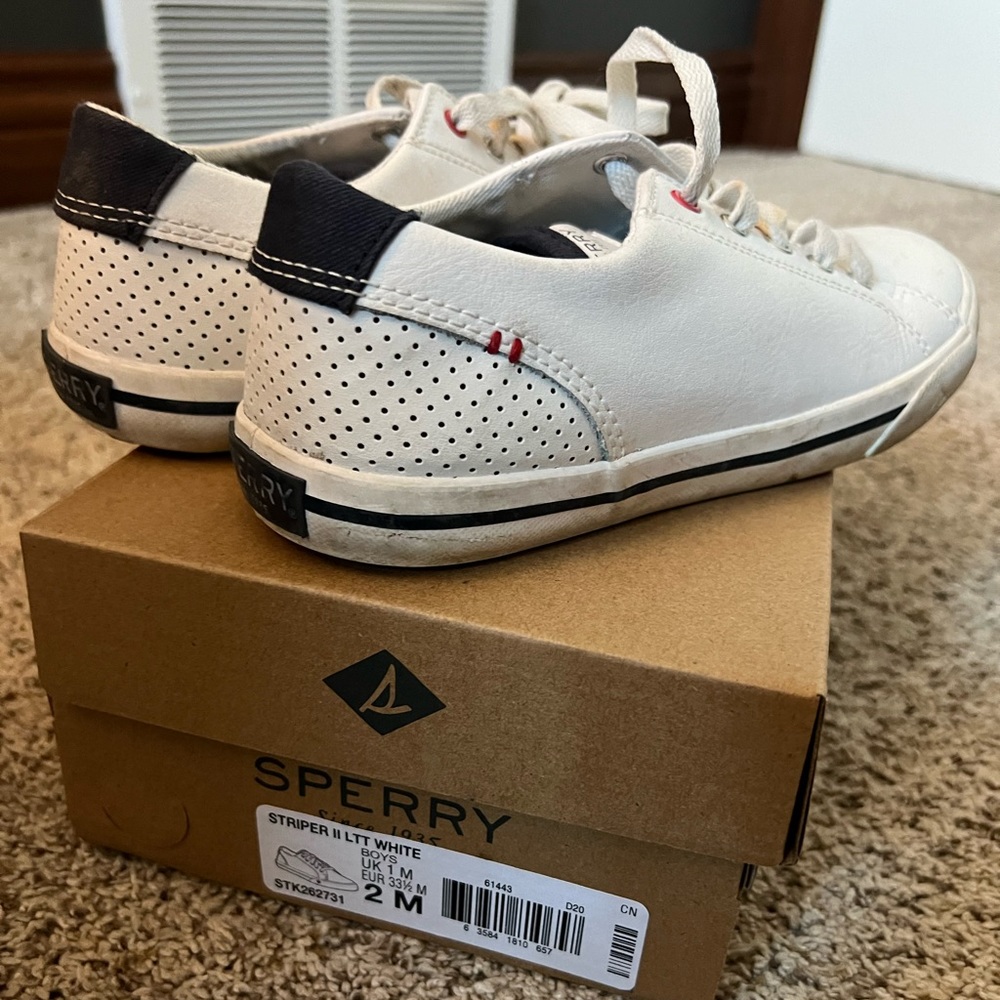 Sperry youth boys size 2 dress shoes.